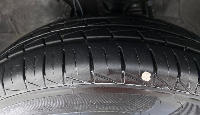 2019 Maruti Alto LXI, Petrol, Manual, 3,978 km, Left Front Tyre Tread