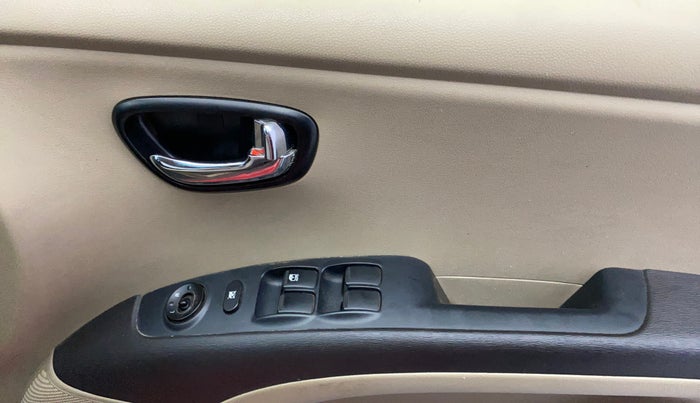 2011 Hyundai i10 SPORTZ 1.2, Petrol, Manual, 48,606 km, Driver Side Door Panels Control