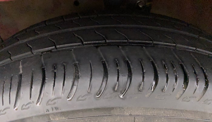 2019 Maruti Celerio ZXI D, CNG, Manual, 49,601 km, Left Front Tyre Tread