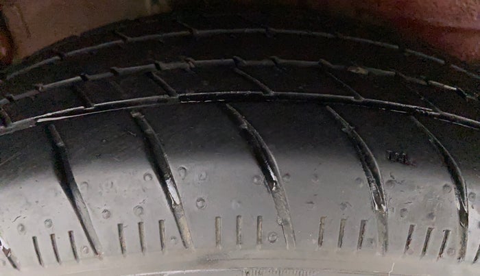 2019 Maruti Celerio ZXI D, CNG, Manual, 49,601 km, Left Rear Tyre Tread