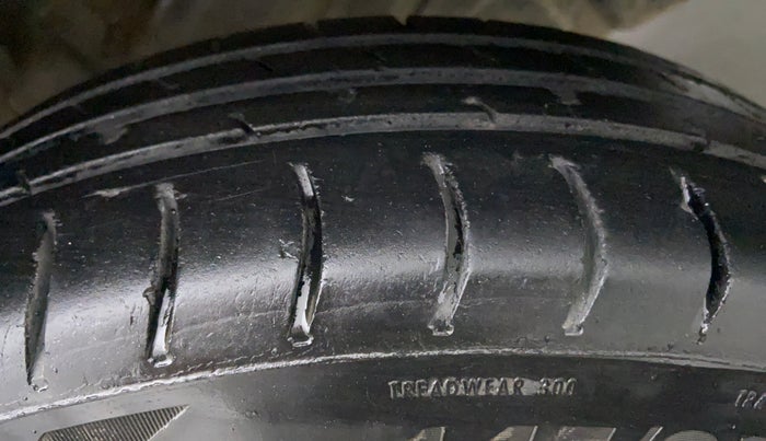 2013 Maruti Wagon R 1.0 LXI CNG, CNG, Manual, 59,607 km, Left Rear Tyre Tread