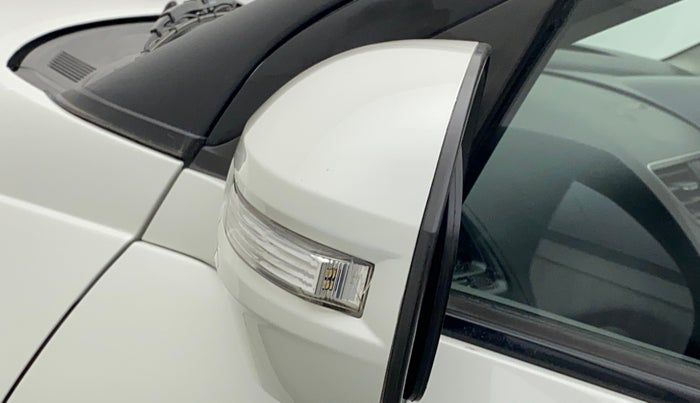 2015 Maruti Swift VXI, Petrol, Manual, 43,563 km, Left rear-view mirror - Indicator light not working