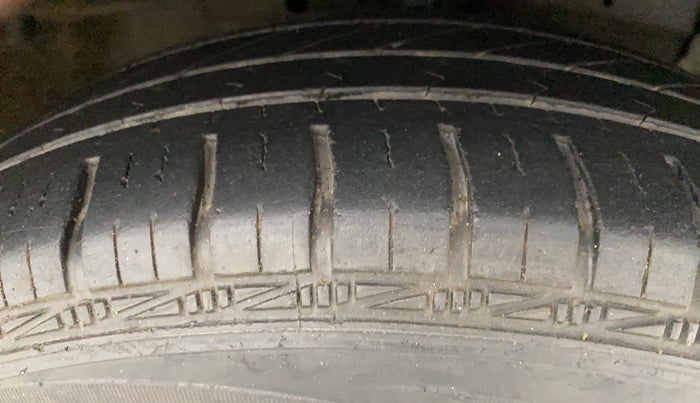 2013 Maruti Swift Dzire VXI, Petrol, Manual, 56,041 km, Right Front Tyre Tread