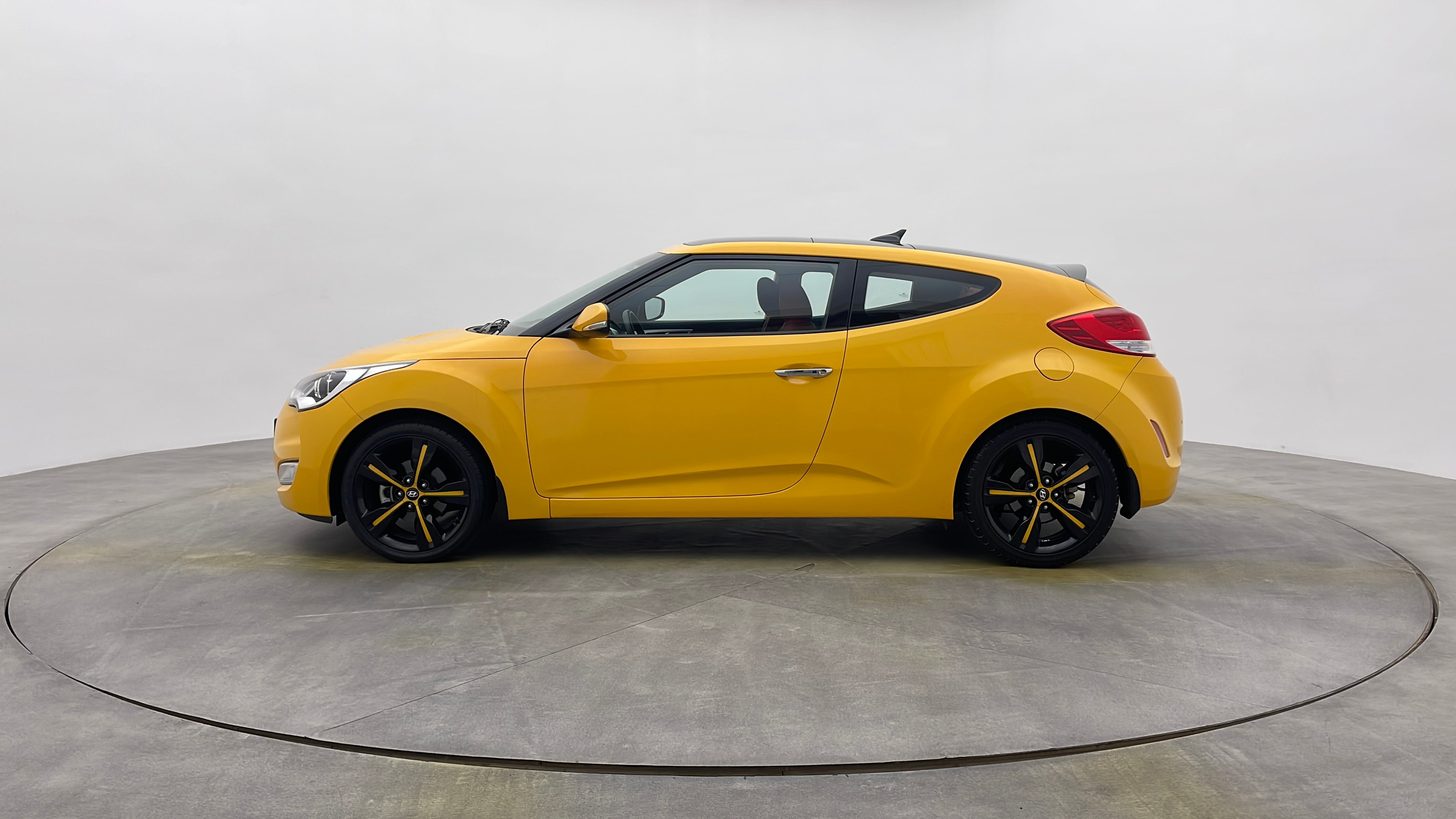 Hyundai Veloster-Left Side View