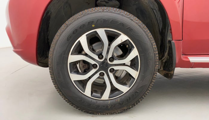 2017 Nissan Terrano XL (D), Diesel, Manual, 1,15,537 km, Left Front Wheel