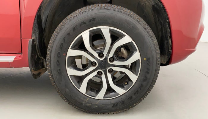 2017 Nissan Terrano XL (D), Diesel, Manual, 1,15,537 km, Right Front Wheel