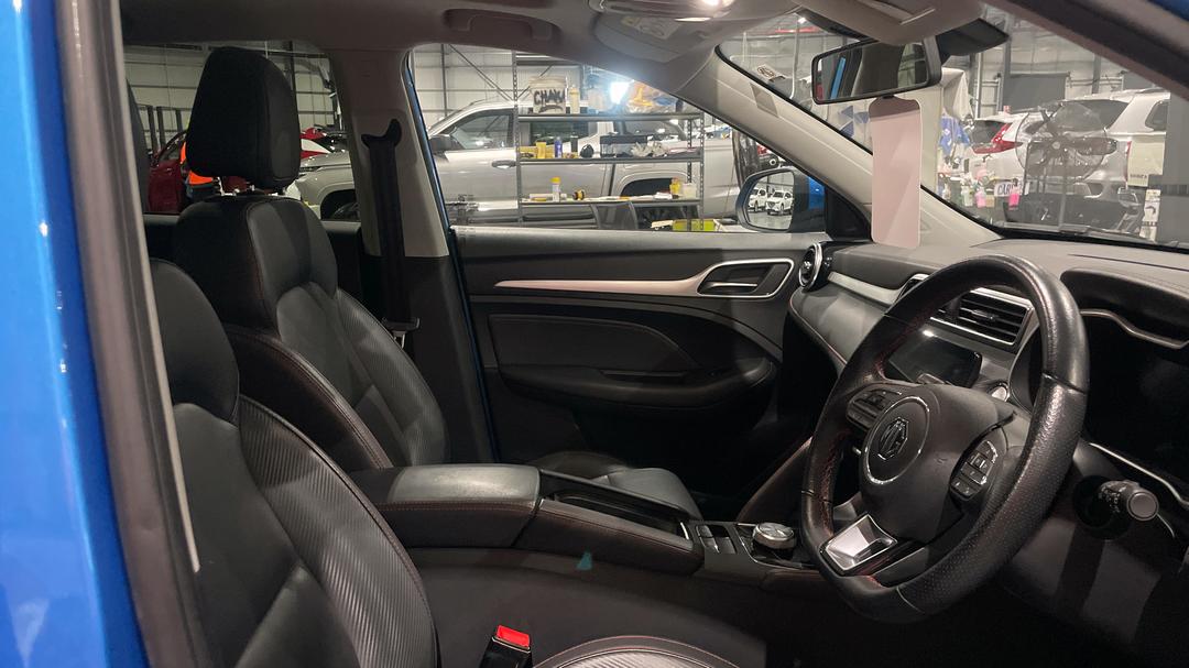 2023 MG ZS EV Long Range, Automatic, 37017 km, Right Side Front Door Cabin View