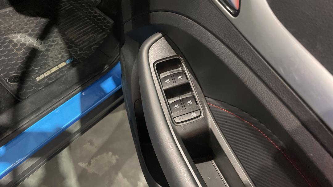 2023 MG ZS EV Long Range, Automatic, 37017 km, Drivers Side Door Panel Controls