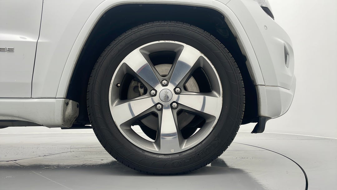 2015 Jeep Grand Cherokee Overland (4x4), Automatic, 102286 km, Right Front Wheel