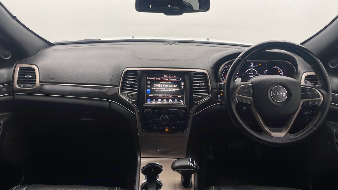 2015 Jeep Grand Cherokee Overland (4x4), Automatic, 102286 km, Dashboard View