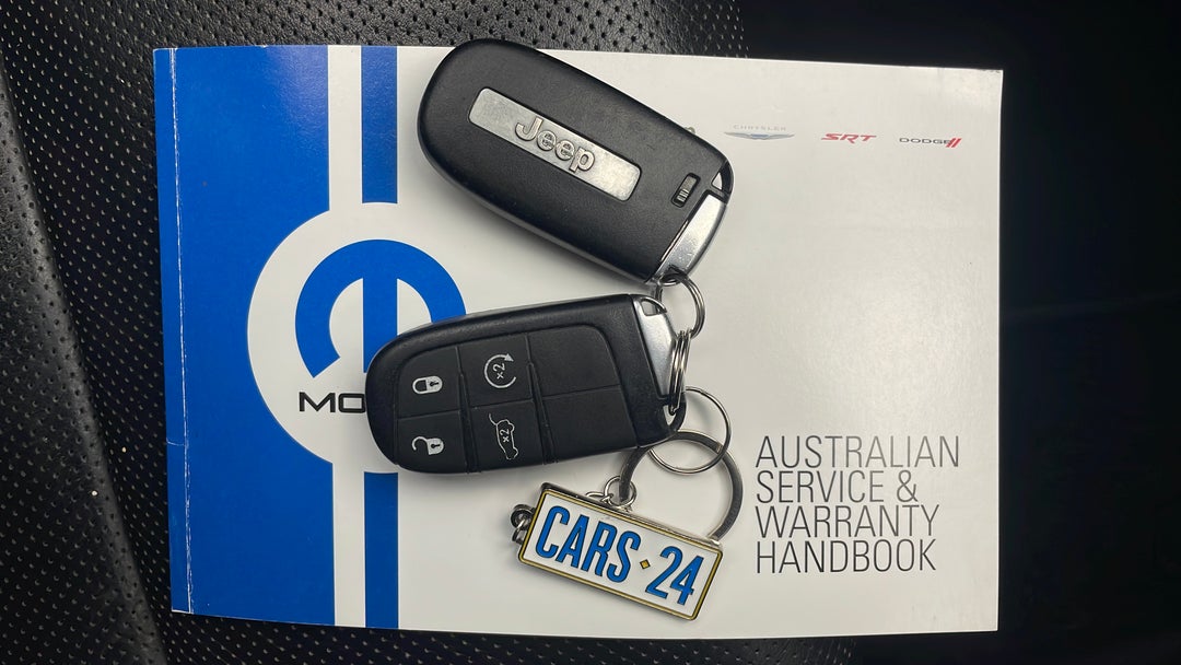 2015 Jeep Grand Cherokee Overland (4x4), Automatic, 102286 km, Key Close-up