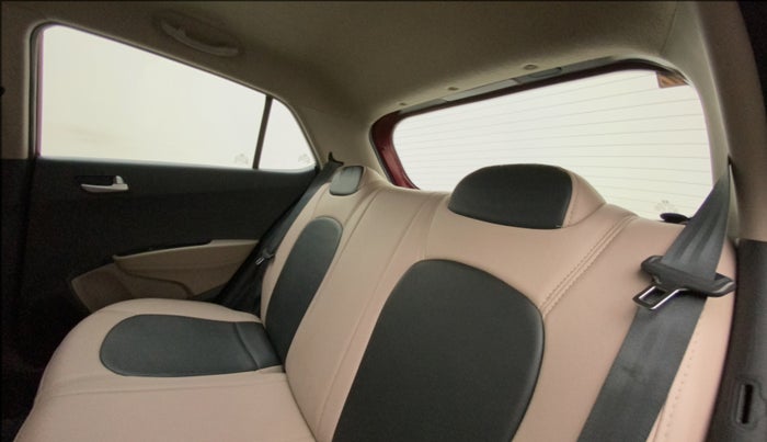 2016 Hyundai Grand i10 SPORTZ 1.2 KAPPA VTVT, Petrol, Manual, 38,626 km, Right Side Rear Door Cabin