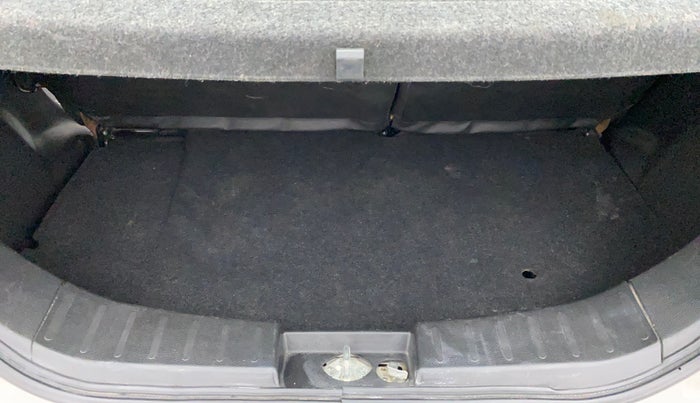 2017 Maruti Wagon R 1.0 VXI, Petrol, Manual, 54,763 km, Boot Inside