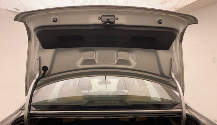 2011 Volkswagen Vento HIGHLINE DIESEL 1.6, Diesel, Manual, 63,036 km, Boot Door Open