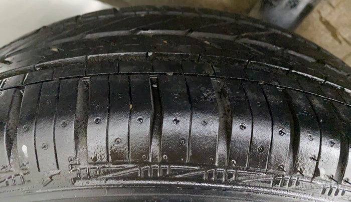 2011 Toyota Etios G, Petrol, Manual, 48,236 km, Right Rear Tyre Tread