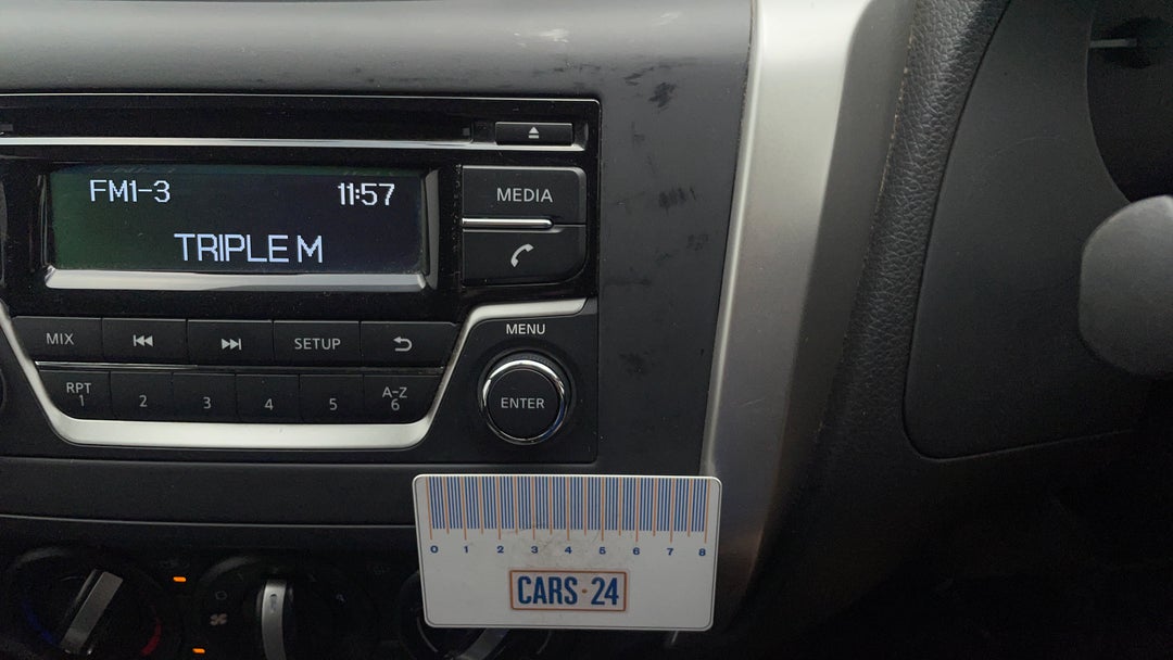 2018 Nissan Navara Rx (4x2), Automatic, 90882 km, Infotainment System Face Plate Wear