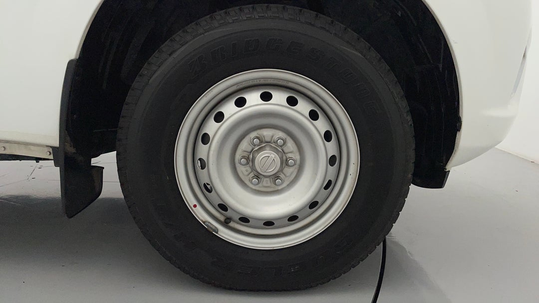 2018 Nissan Navara Rx (4x2), Automatic, 90882 km, Right Front Wheel