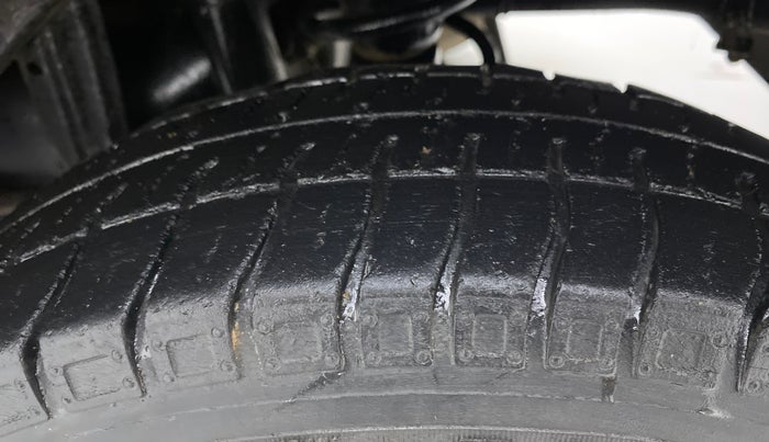 2017 Maruti Alto 800 LXI, Petrol, Manual, 38,232 km, Left Rear Tyre Tread