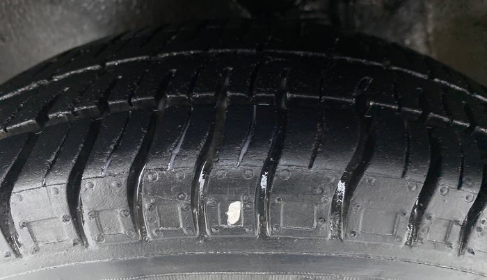 2017 Maruti Alto 800 LXI, Petrol, Manual, 38,232 km, Left Front Tyre Tread
