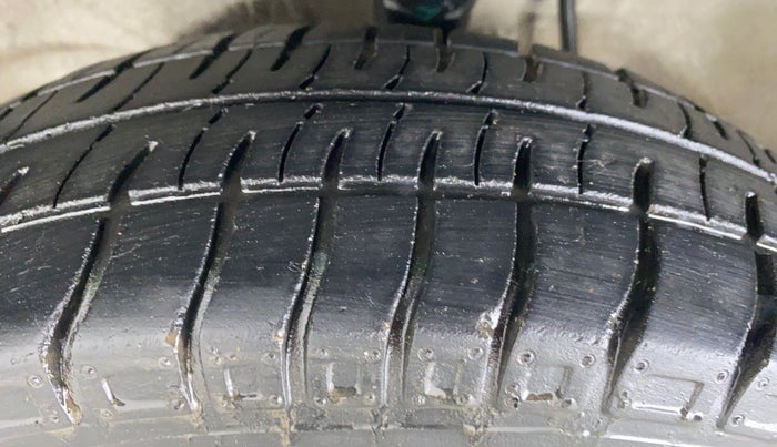 2015 Maruti Alto 800 VXI, Petrol, Manual, 23,377 km, Left Front Tyre Tread