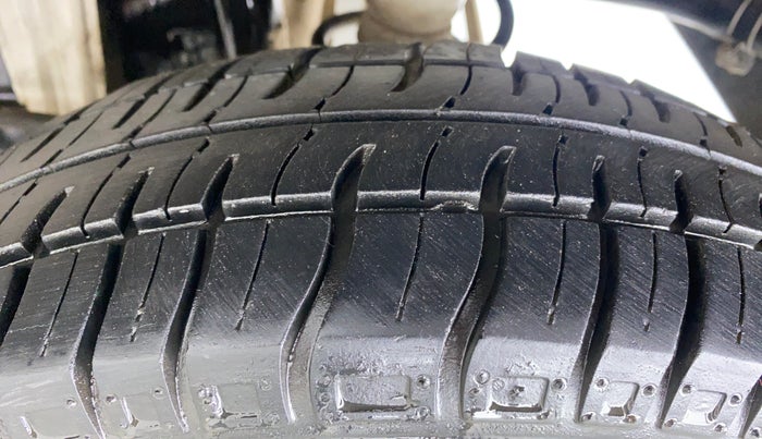 2015 Maruti Alto 800 VXI, Petrol, Manual, 23,377 km, Left Rear Tyre Tread