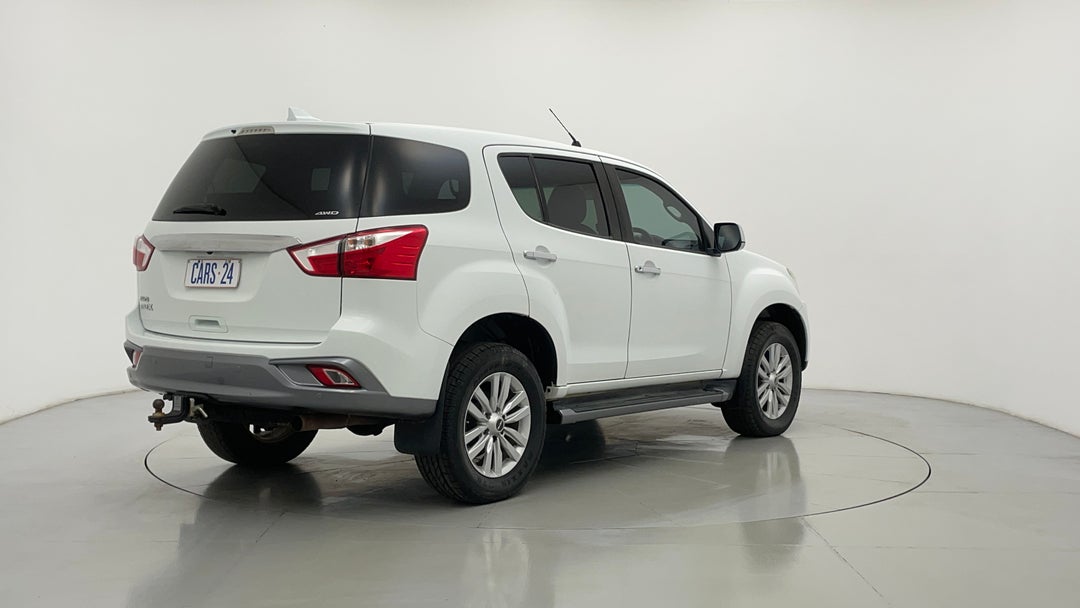 Right Back Diagonal (45- Degree) View