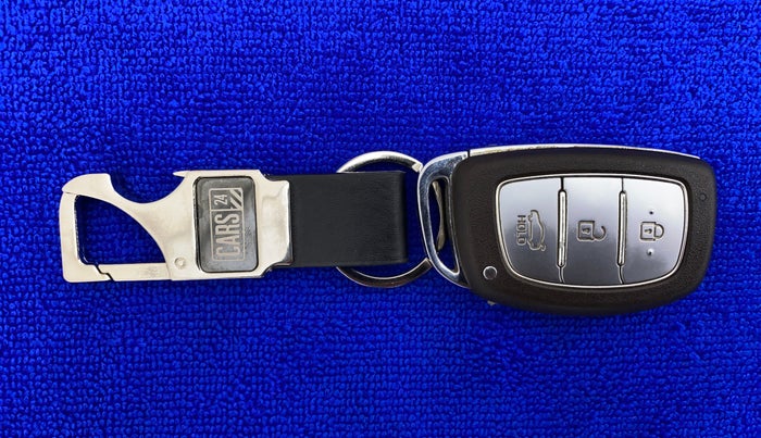 2015 Hyundai Grand i10 ASTA 1.2 KAPPA VTVT, Petrol, Manual, 29,328 km, Key Close up