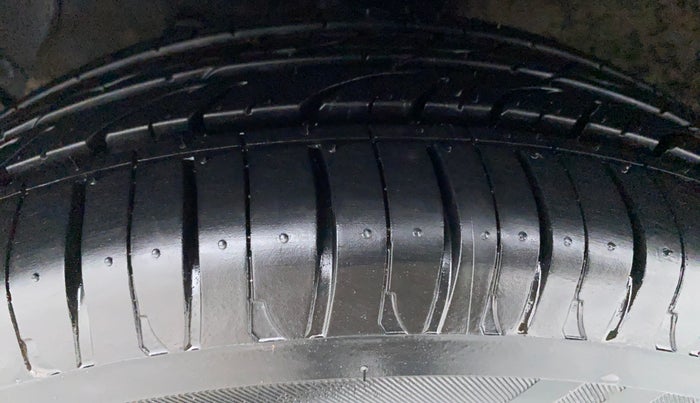 2015 Hyundai Grand i10 ASTA 1.2 KAPPA VTVT, Petrol, Manual, 29,328 km, Left Front Tyre Tread