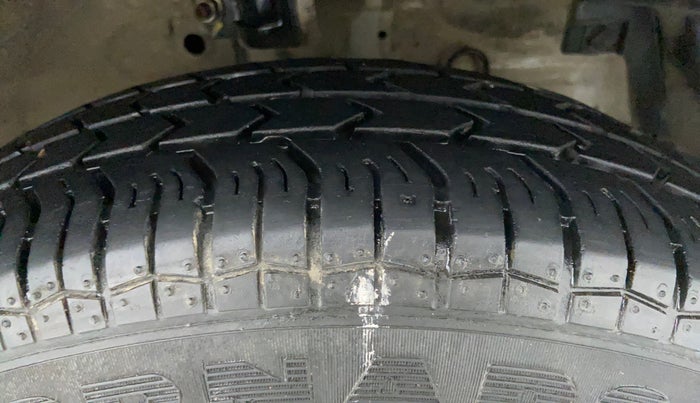 2017 Maruti Swift VXI, Petrol, Manual, 72,383 km, Right Front Tyre Tread