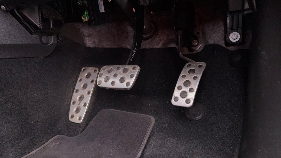 2014 Subaru Forester 2.0xt Premium, Automatic, 111209 km, Pedals and Footmat