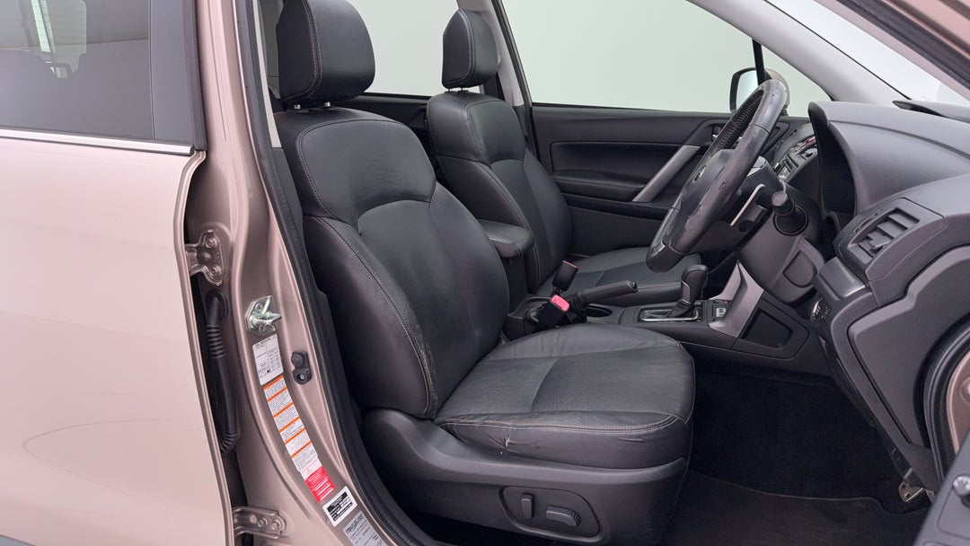 2014 Subaru Forester 2.0xt Premium, Automatic, 111209 km, Right Side Front Door Cabin View