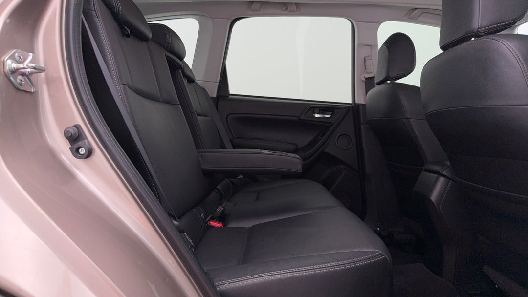 2014 Subaru Forester 2.0xt Premium, Automatic, 111209 km, Right Side Rear Door Cabin View