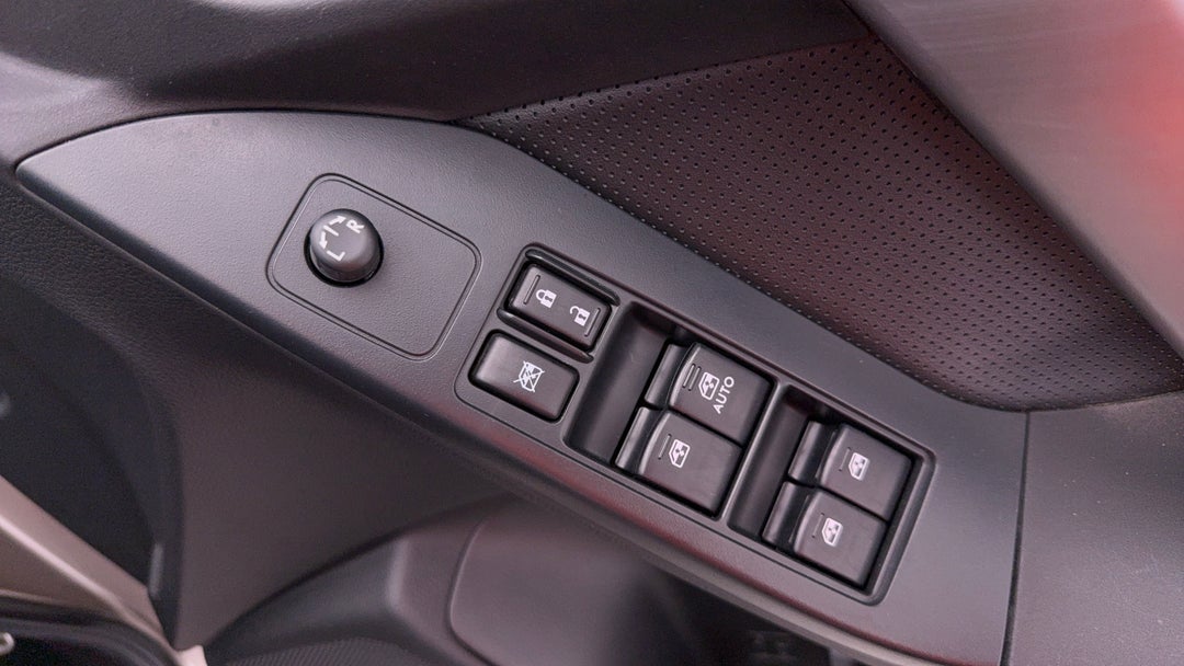 2014 Subaru Forester 2.0xt Premium, Automatic, 111209 km, Drivers Side Door Panel Controls