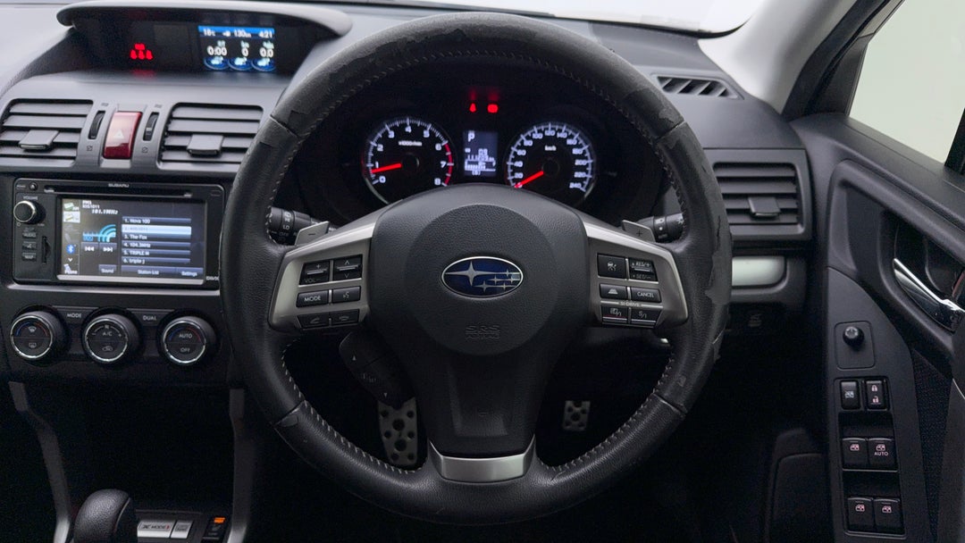 2014 Subaru Forester 2.0xt Premium, Automatic, 111209 km, Steering Wheel Close-up