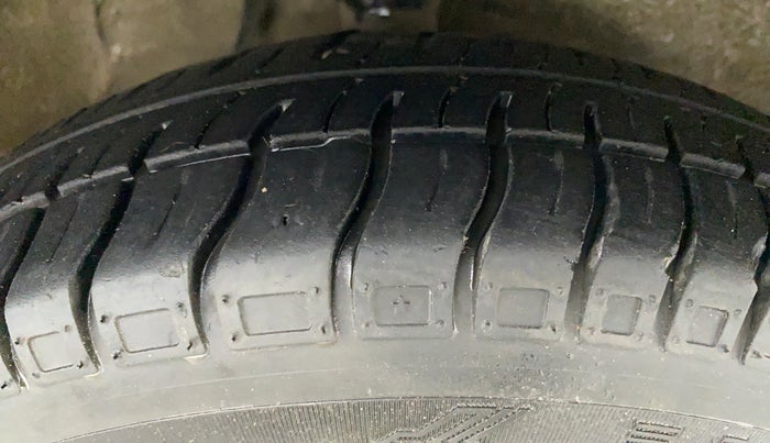 2014 Maruti Alto 800 VXI, Petrol, Manual, 70,920 km, Right Front Tyre Tread