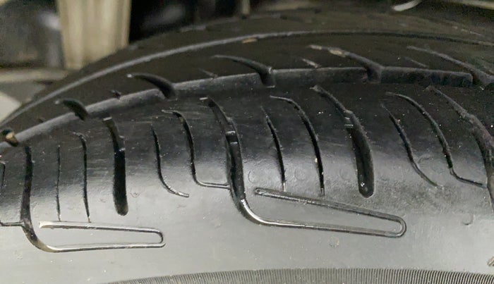 2014 Maruti Alto 800 VXI, Petrol, Manual, 70,920 km, Left Rear Tyre Tread
