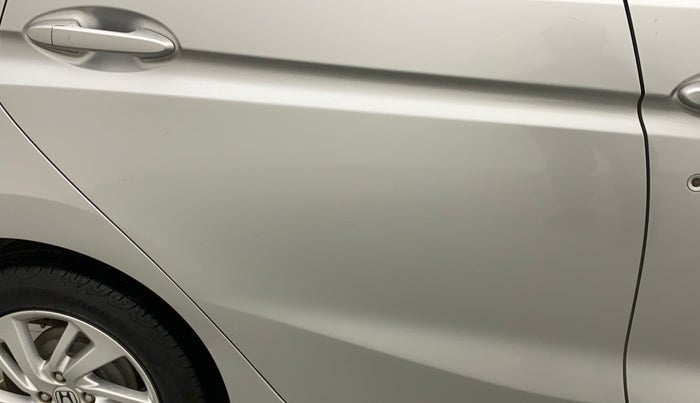 2015 Honda Jazz 1.2L I-VTEC V AT, Petrol, Automatic, 22,514 km, Right rear door - Minor scratches