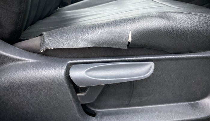 2019 Volkswagen Polo Trendline 1.0 L Petrol, Petrol, Manual, 34,988 km, Driver Side Adjustment Panel