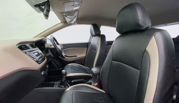 2014 Hyundai Elite i20 SPORTZ 1.2, Petrol, Manual, 76,518 km, Right Side Front Door Cabin