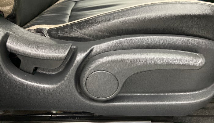 2014 Hyundai Elite i20 SPORTZ 1.2, Petrol, Manual, 76,518 km, Driver Side Adjustment Panel