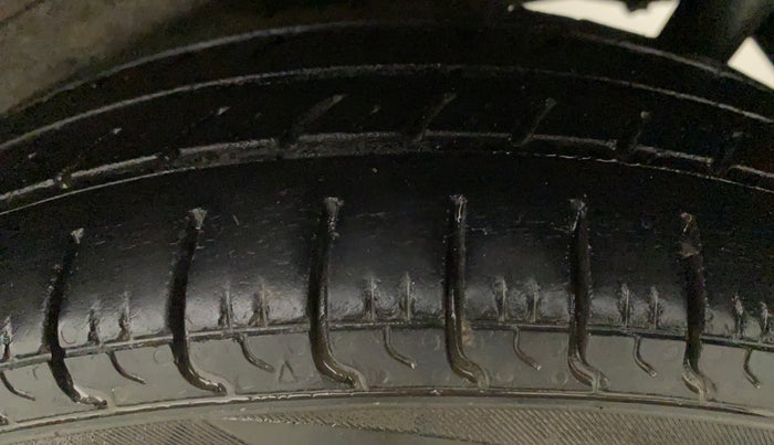 2014 Maruti Wagon R 1.0 LXI CNG, CNG, Manual, 87,074 km, Left Rear Tyre Tread
