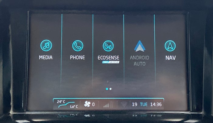 2020 Mahindra XUV500 W7, Diesel, Manual, 57,655 km, Apple CarPlay and Android Auto