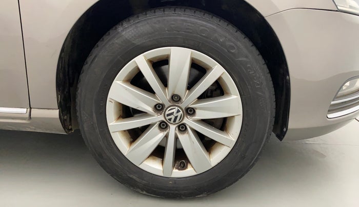2011 Volkswagen Passat HIGHLINE DSG, Diesel, Automatic, 96,136 km, Right Front Wheel