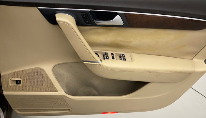 2011 Volkswagen Passat HIGHLINE DSG, Diesel, Automatic, 96,136 km, Driver Side Door Panels Control