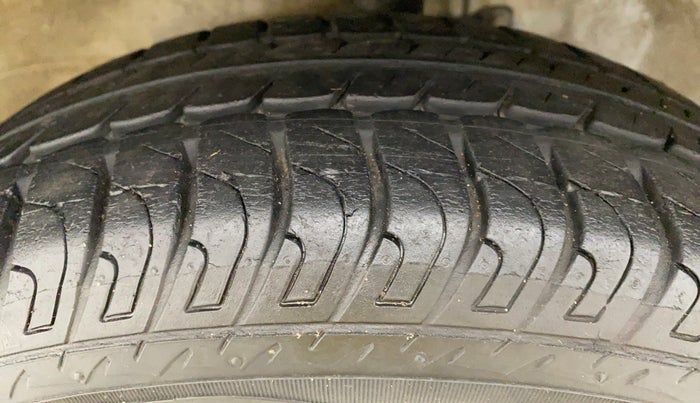 2018 Maruti Wagon R 1.0 VXI, Petrol, Manual, 37,813 km, Left Front Tyre Tread