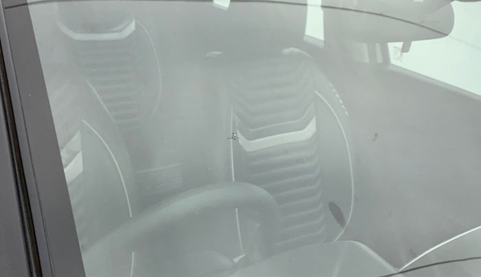 2019 Maruti Vitara Brezza VDI, Diesel, Manual, 81,027 km, Front windshield - Minor spot on windshield
