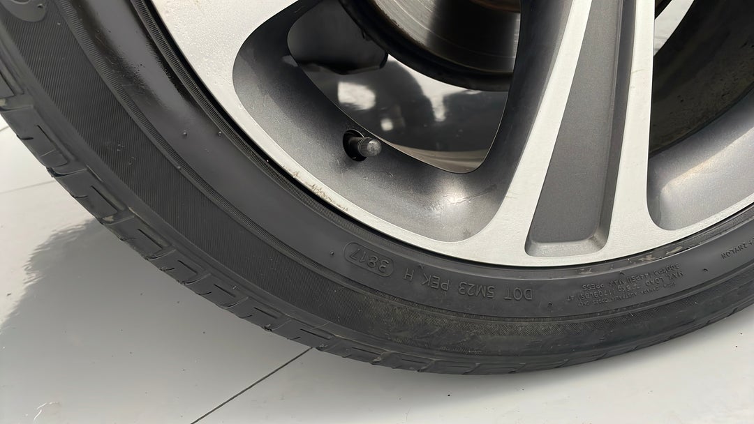 2017 Holden Captiva 7 Ltz (awd), Automatic, 60677 km, Wheels Rim Rear RHS Scratch