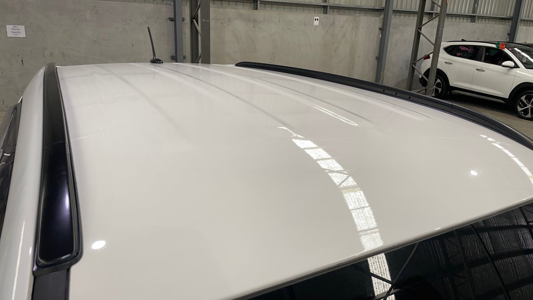 2017 Hyundai Santa Fe Elite Crdi (4x4), Automatic, 121243 km, Roof/Sunroof View