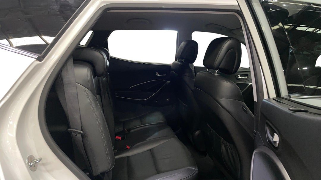 2017 Hyundai Santa Fe Elite Crdi (4x4), Automatic, 121243 km, Right Side Rear Door Cabin View