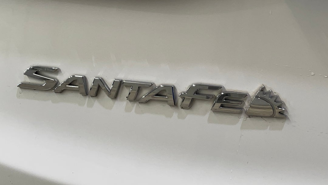 2017 Hyundai Santa Fe Elite Crdi (4x4), Automatic, 121243 km, Badge (Boot Left Side)